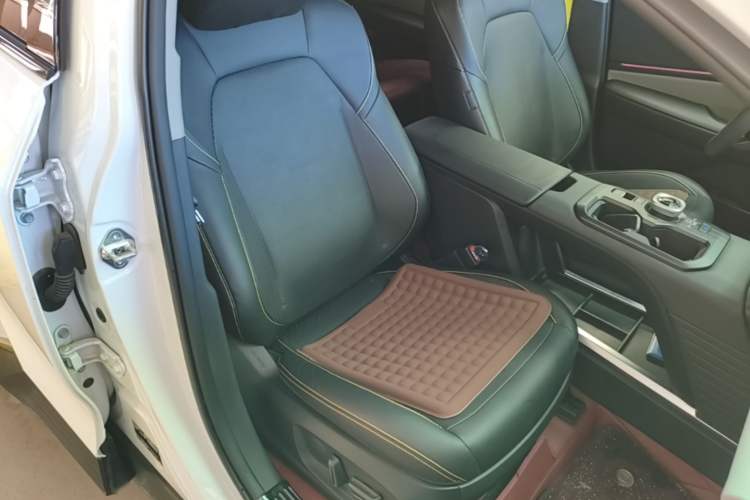 Used Toyota bZ5 2025 Model 550 PRO Right Front Seat