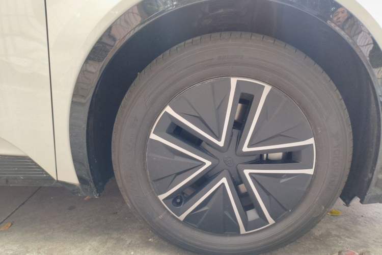 Used Toyota bZ5 2025 Model 550 JOY Right Front Wheel Hub