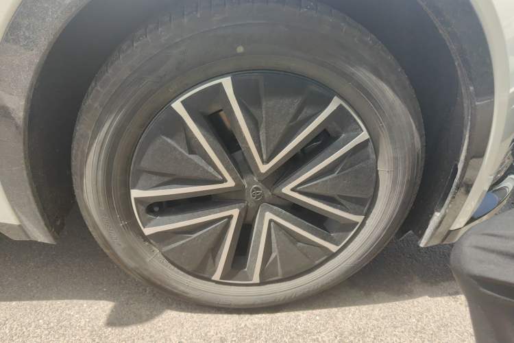 Used Toyota bZ5 2025 Model 550 JOY Right Front Wheel Hub