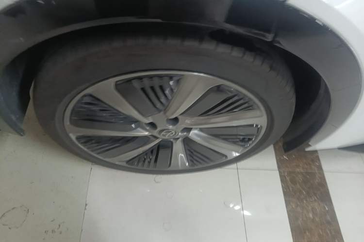 Used Toyota bZ5 2025 Model 550 PRO Right Rear Wheel Hub