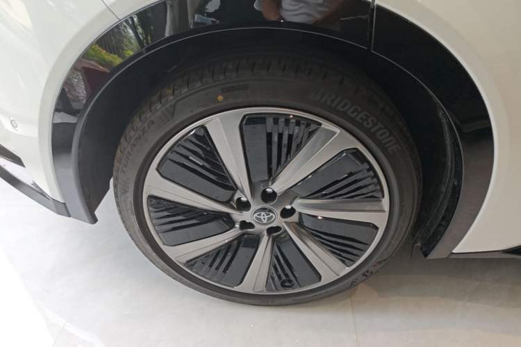 Used Toyota bZ5 2025 Model 550 PRO Smart Driving Edition Right Rear Wheel Hub