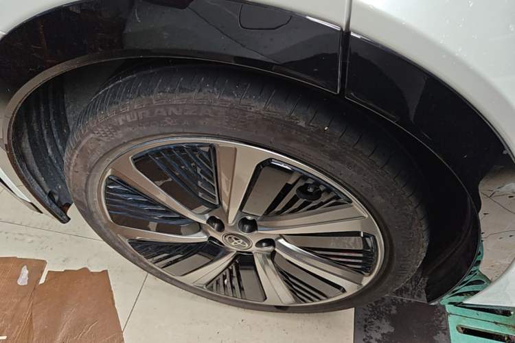 Used Toyota bZ5 2025 Model 550 PRO Smart Driving Edition Right Rear Wheel Hub