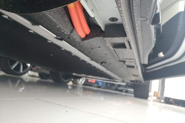 Used Toyota bZ5 2025 Model 550 PRO Smart Driving Edition Right Side Sill
