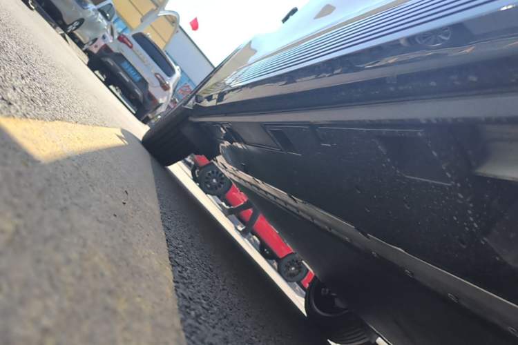 Used Toyota bZ5 2025 Model 550 PRO Right Side Sill