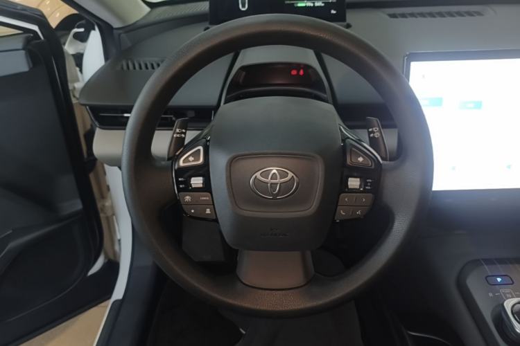Used Toyota bZ5 2025 Model 550 JOY Steering Wheel