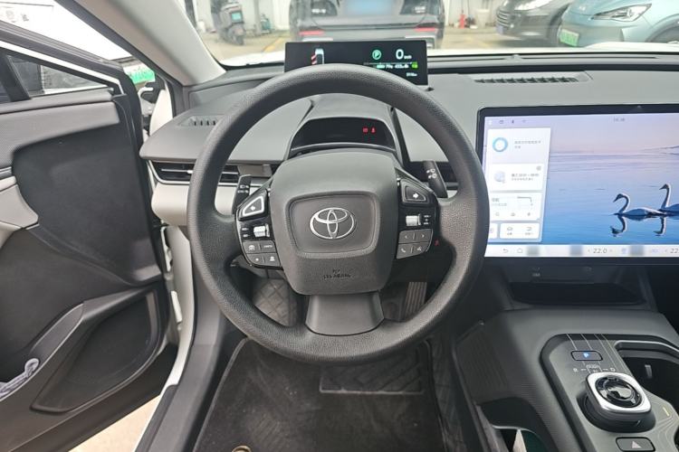 Used Toyota bZ5 2025 Model 550 JOY Steering Wheel