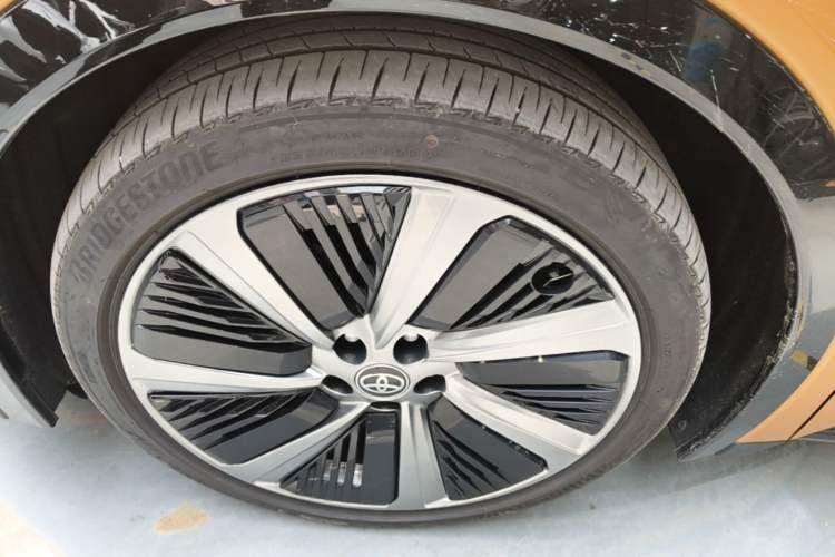 Used Toyota bZ5 2025 Model 550 PRO Smart Driving Edition Exterior 4