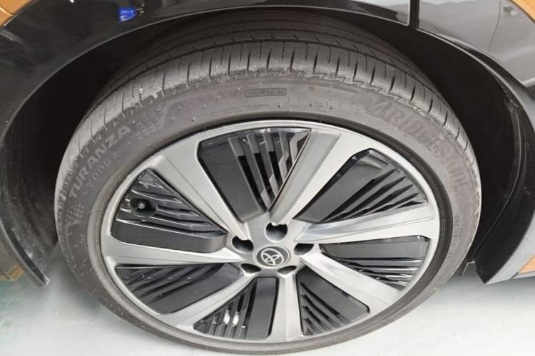 Used Toyota bZ5 2025 Model 550 PRO Smart Driving Edition Exterior 5