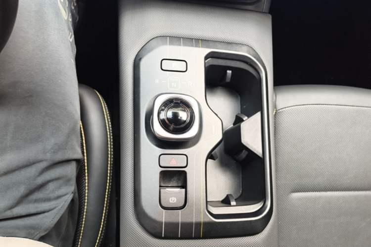 Used Toyota bZ5 2025 Model 550 PRO Smart Driving Edition Gear Lever