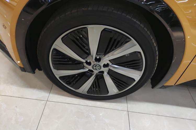 Used Toyota bZ5 2025 Model 550 PRO Smart Driving Edition Left Front Wheel Hub