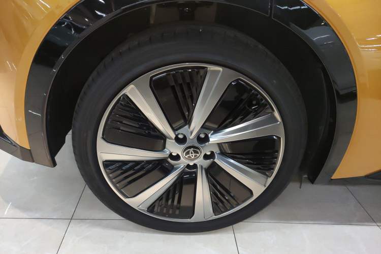 Used Toyota bZ5 2025 Model 550 PRO Smart Driving Edition Right Rear Wheel Hub