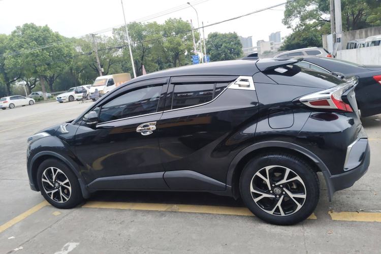 Used Toyota C-HR 2020 2.0L Leading Edition Exterior 3