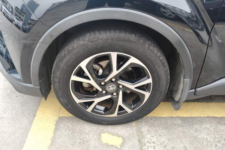 Used Toyota C-HR 2020 2.0L Leading Edition Exterior 7