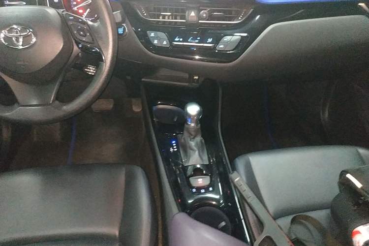 Used Toyota C-HR 2020 2.0L Leading Edition Gear Lever
