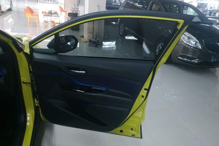 Used Toyota C-HR 2020 2.0L Leading Edition Right Front Door Interior
