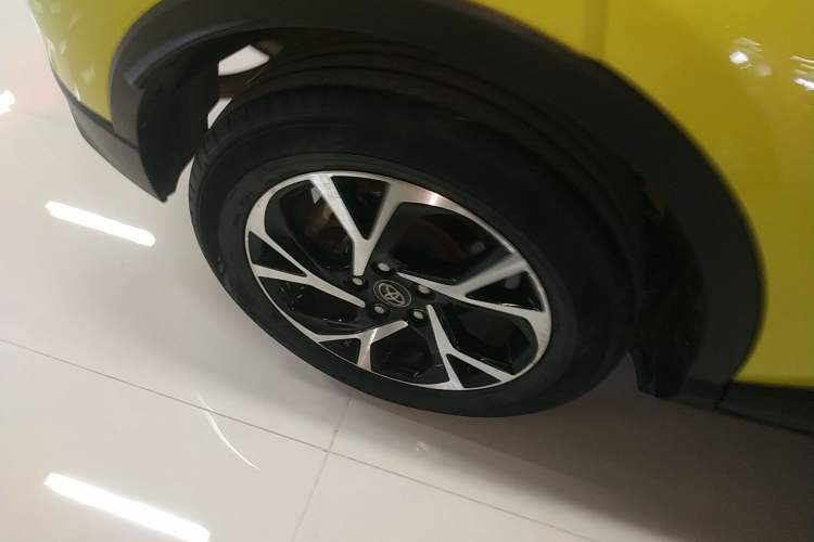 Used Toyota C-HR 2020 2.0L Leading Edition Right Rear Wheel Hub