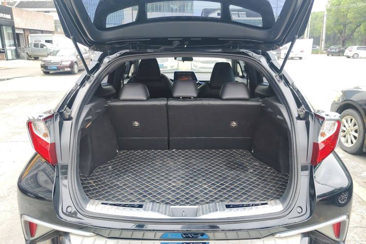 Used Toyota C-HR 2020 2.0L Leading Edition Trunk