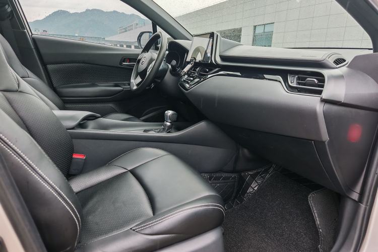 Used Toyota C-HR 2020 2.0L Comfort Edition Interior 2