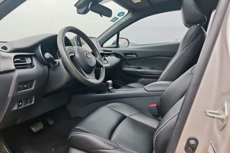 Used Toyota C-HR 2020 2.0L Comfort Edition Interior 4