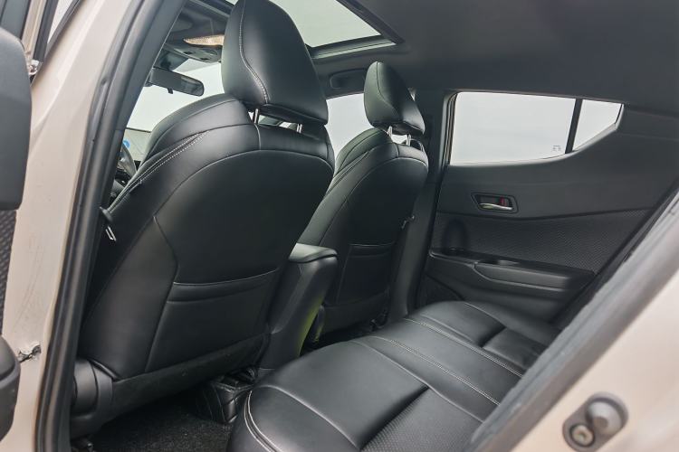 Used Toyota C-HR 2020 2.0L Comfort Edition Interior 5