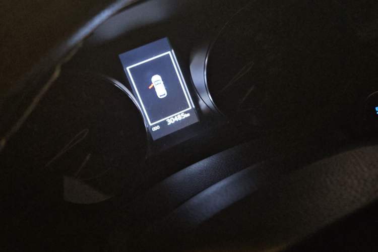 Used Toyota C-HR 2020 2.0L Comfort Edition Odometer Close Up