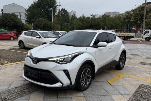 Ojetý Toyota C-HR 2023 2.0L Luxury Edition