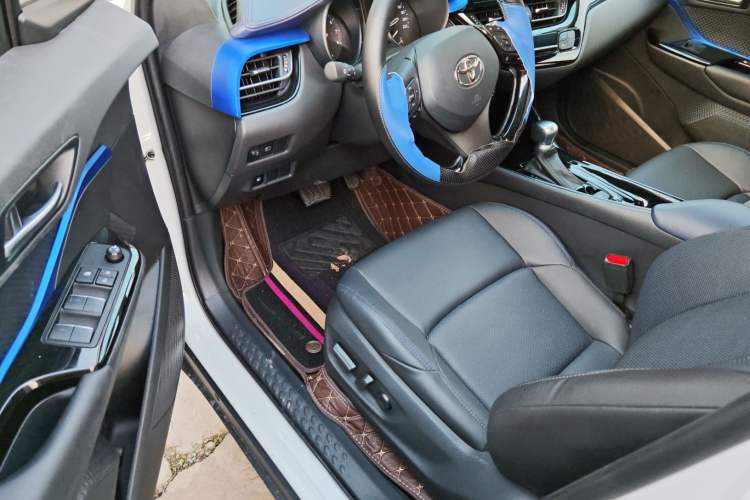 Used Toyota C-HR 2022 2.0L Leading Edition Interior 11