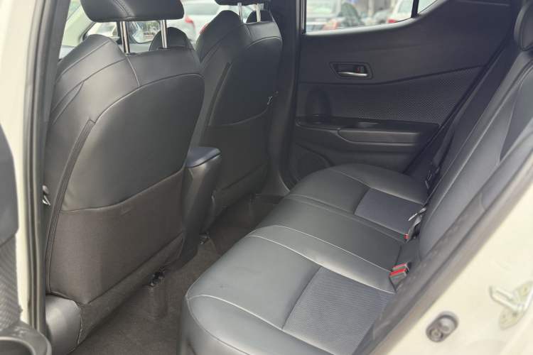 Used Toyota C-HR 2023 2.0L Luxury Edition Interior 3