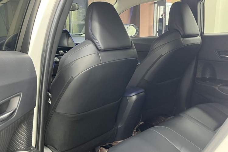 Used Toyota C-HR 2022 2.0L Leading Edition Interior 7