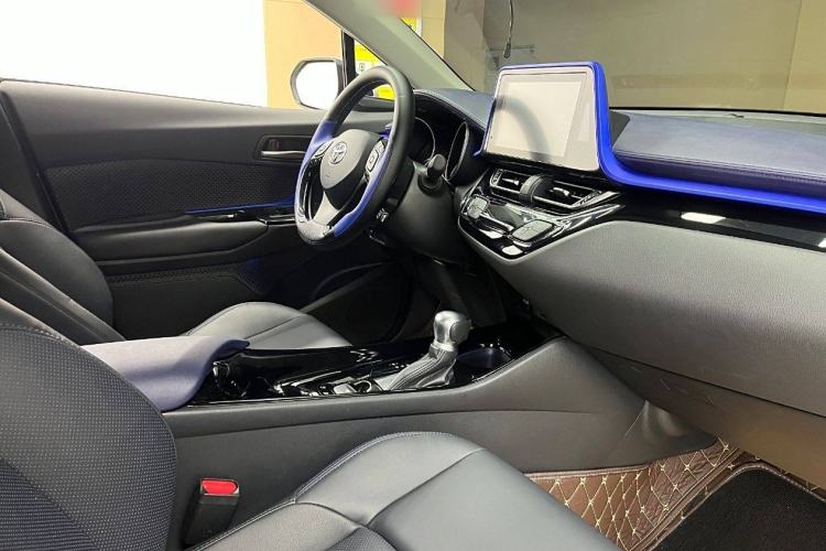 Used Toyota C-HR 2022 2.0L Leading Edition Interior 9