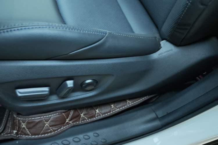 Used Toyota C-HR 2022 2.0L Leading Edition Left Front Seat
