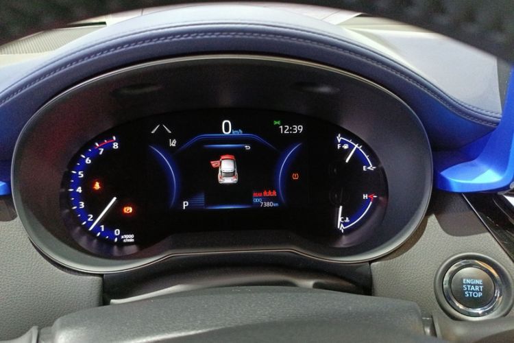Used Toyota C-HR 2023 2.0L Luxury Edition Odometer Close Up