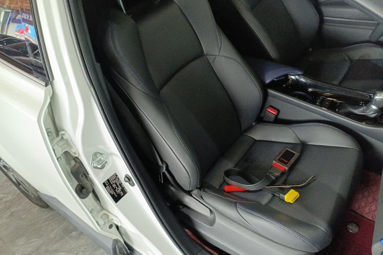 Used Toyota C-HR 2023 2.0L Luxury Edition Right Front Seat