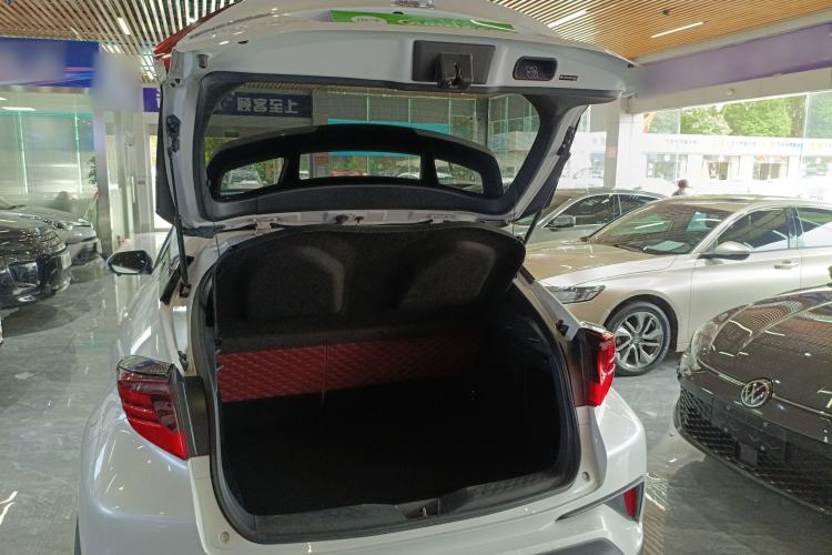 Used Toyota C-HR 2023 2.0L Luxury Edition Trunk