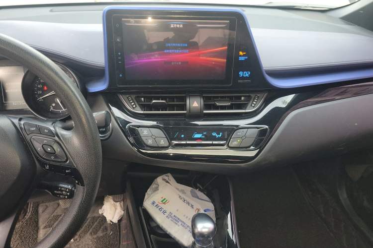 Used Toyota C-HR 2018 2.0L Leading with Sunroof China VI Standard Audio And AC Panel