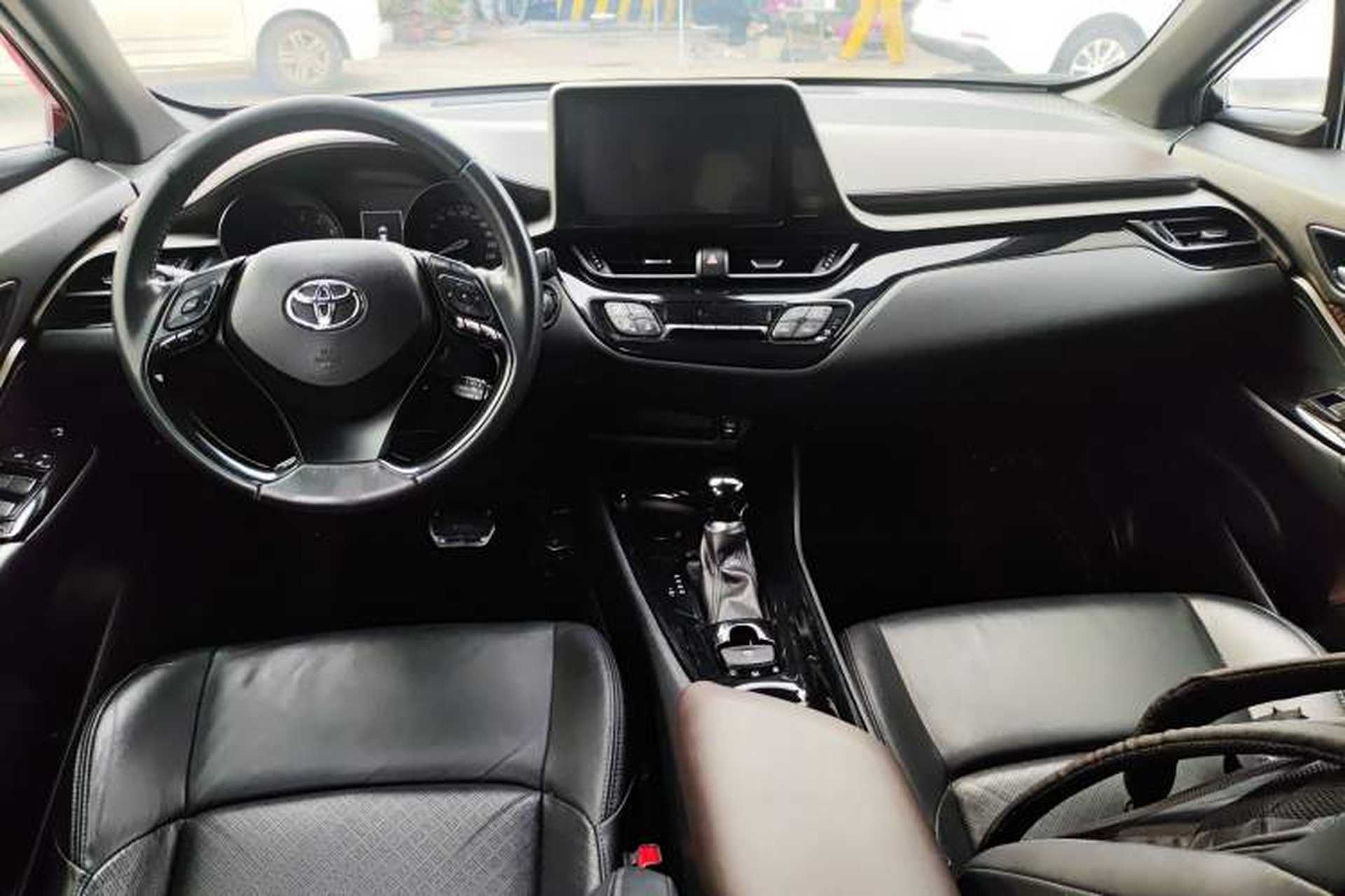 Used Toyota C-HR 2018 2.0L Flagship Version China V Standard Center Console