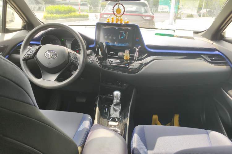 Used Toyota C-HR 2018 2.0L Leading Edition China V-standard Center Console