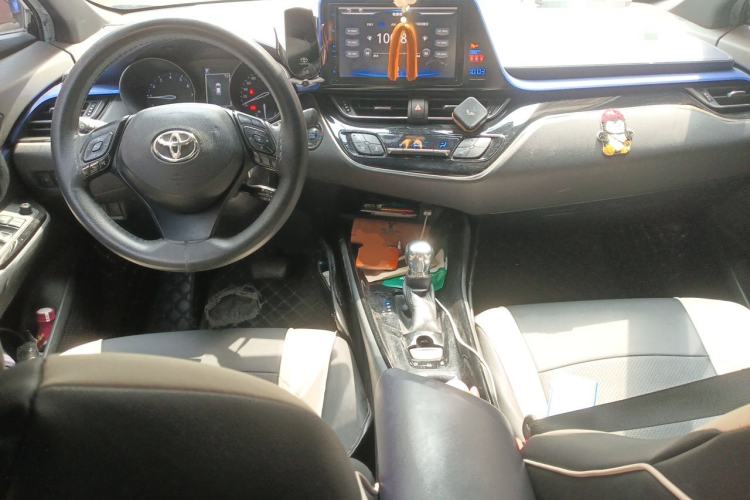 Used Toyota C-HR 2018 2.0L Leading Edition China VI Center Console