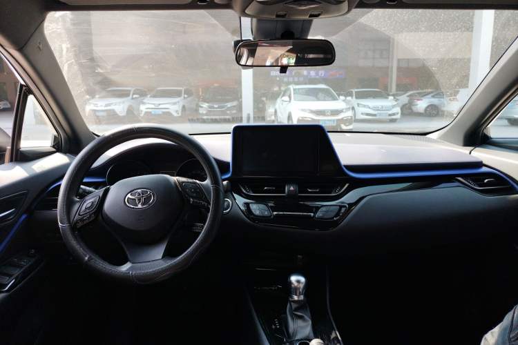 Used Toyota C-HR 2018 2.0L Leading with Sunroof China V Standard Center Console