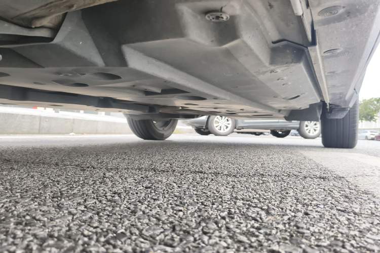 Used Toyota C-HR 2018 2.0L Leading Edition China V-standard Chassis Front Left