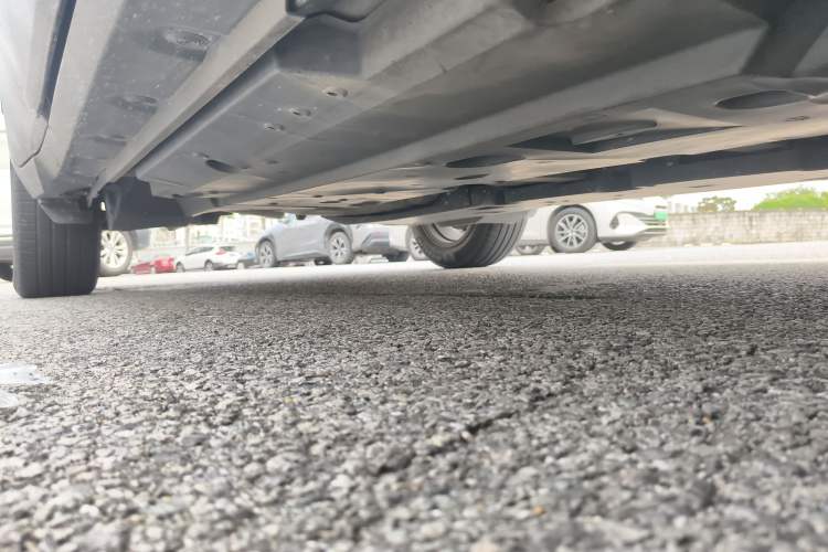 Used Toyota C-HR 2018 2.0L Leading Edition China V-standard Chassis Front Right
