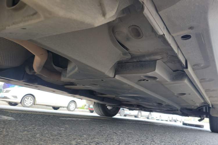 Used Toyota C-HR 2018 2.0L Leading with Sunroof China VI Standard Chassis Rear Right