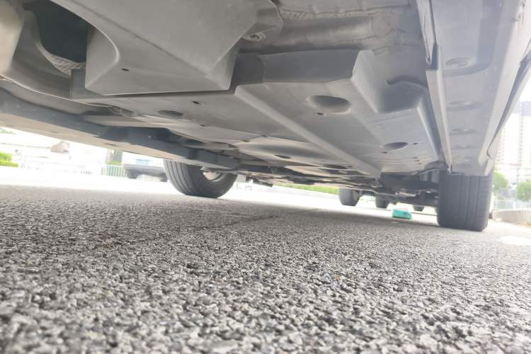 Used Toyota C-HR 2018 2.0L Leading Edition China V-standard Chassis Rear Right