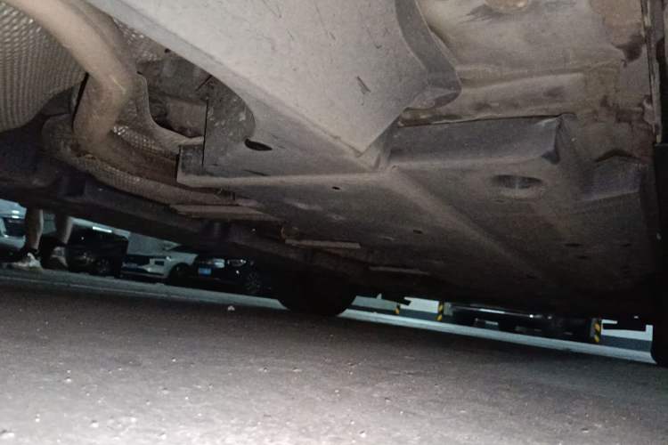 Used Toyota C-HR 2018 2.0L Luxury Sunroof Version China V Emission Standard Chassis Rear Right