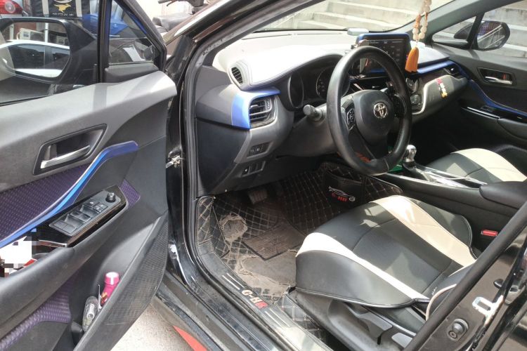 Used Toyota C-HR 2018 2.0L Leading Edition China VI Driver Seat