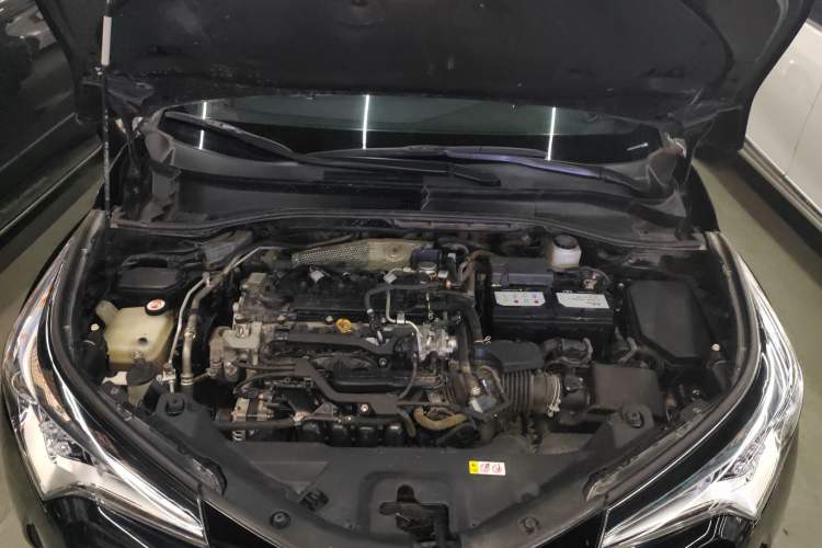 Used Toyota C-HR 2018 2.0L Leading Edition China VI Engine Bay