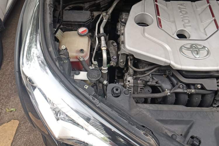 Used Toyota C-HR 2018 2.0L Coolway Leading Edition China V Standard Engine Bay Right