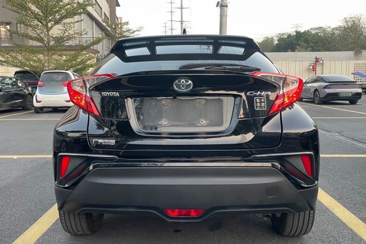 Used Toyota C-HR 2018 2.0L Leading Edition China V-standard Exterior 1