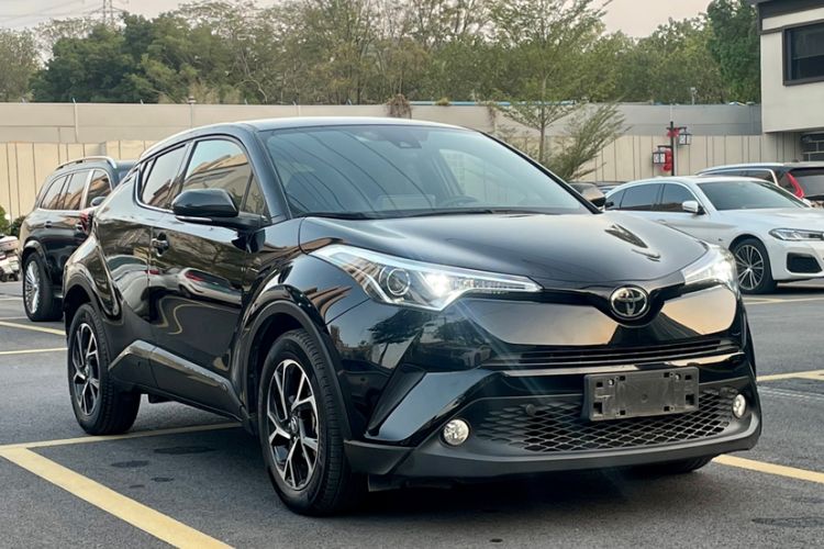 Used Toyota C-HR 2018 2.0L Leading Edition China V-standard Exterior 3