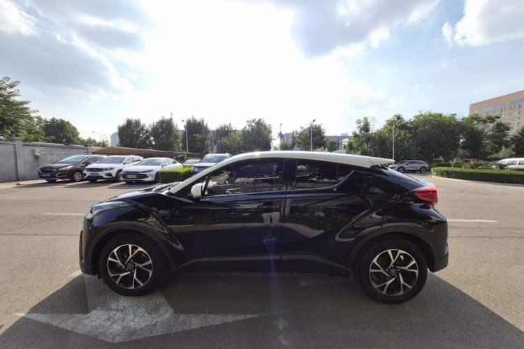 Used Toyota C-HR 2018 2.0L Leading Edition China V-standard Exterior 4